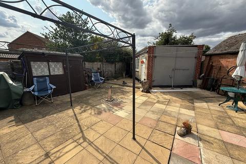 2 bedroom semi-detached bungalow for sale, Edinburgh Crescent, Bourne