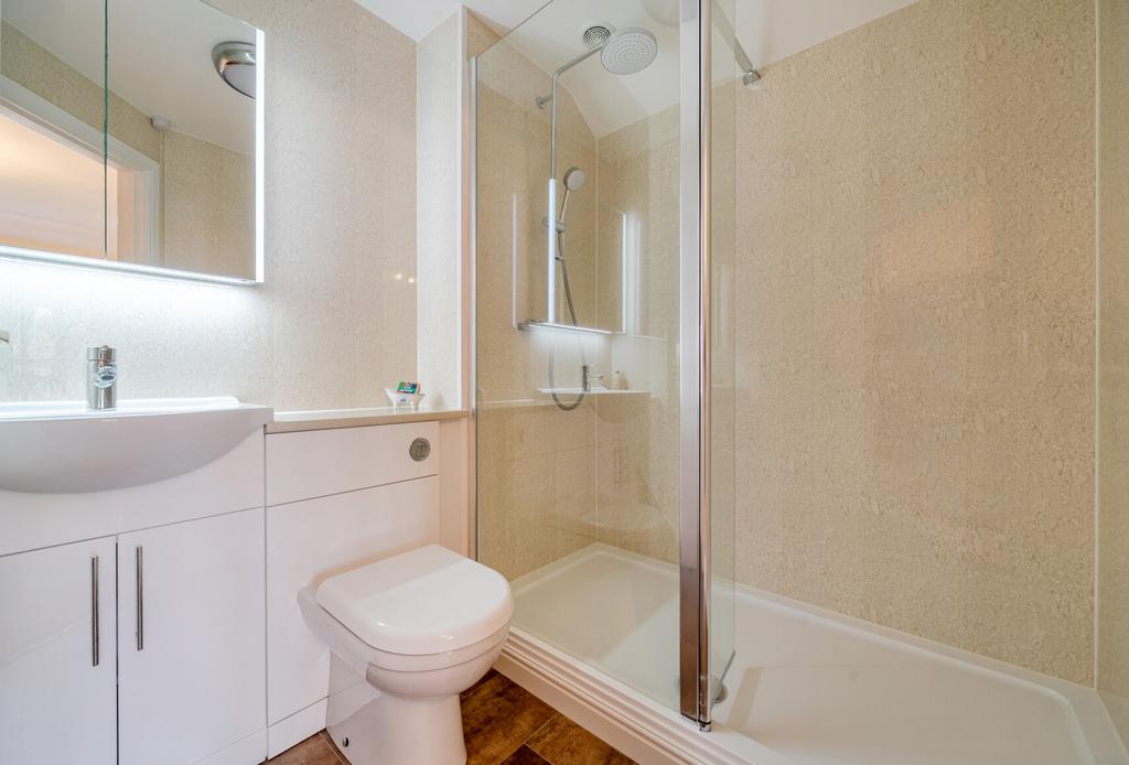 1372867-11-6904b0...