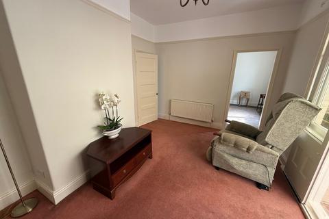 2 bedroom detached bungalow for sale, West Street, Bourne