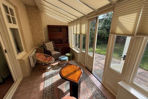 2 bedroom detached bungalow for sale, West Street, Bourne