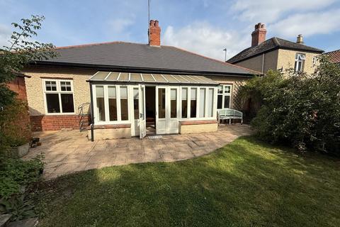 2 bedroom detached bungalow for sale, West Street, Bourne