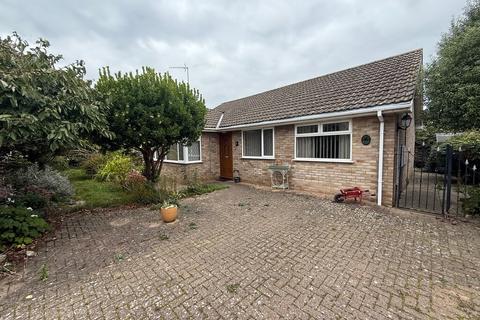 4 bedroom detached bungalow for sale, Harvey Close, Bourne