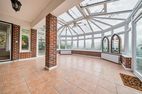 Fairfield Clandon Road, West Clandon, Guildford, GU4 7UW