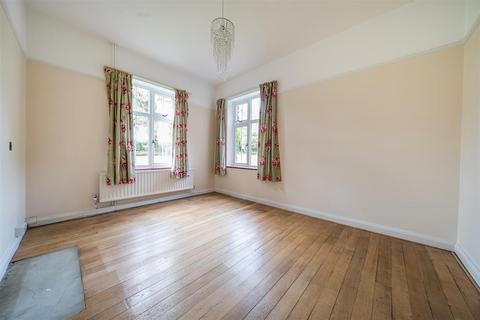 Fairfield Clandon Road, West Clandon, Guildford, GU4 7UW