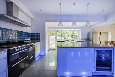 Fairfield Clandon Road, West Clandon, Guildford, GU4 7UW