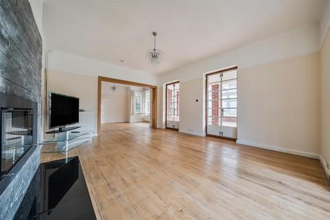 Fairfield Clandon Road, West Clandon, Guildford, GU4 7UW