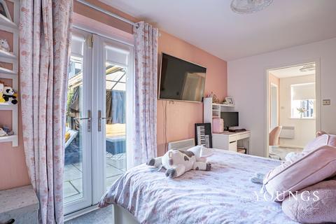 4 bedroom semi-detached house for sale, Crouch Avenue, Hullbridge, SS5
