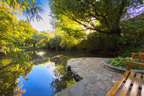 undefined, 10 Sandringham House