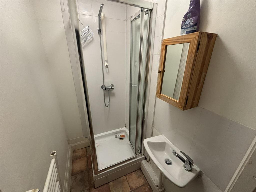 Shower Room 1