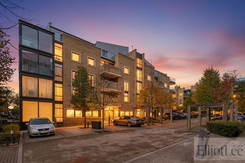 undefined, Frazer Nash Close, Isleworth TW7