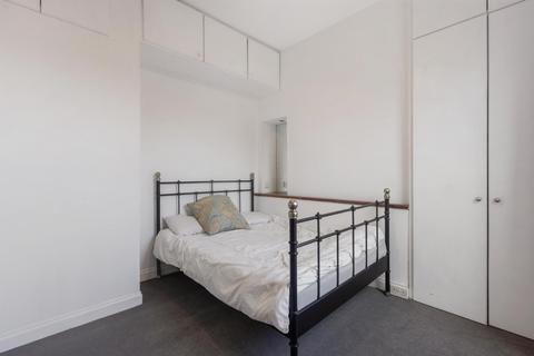 2 bedroom flat for sale, Grayshott Road, London, UK