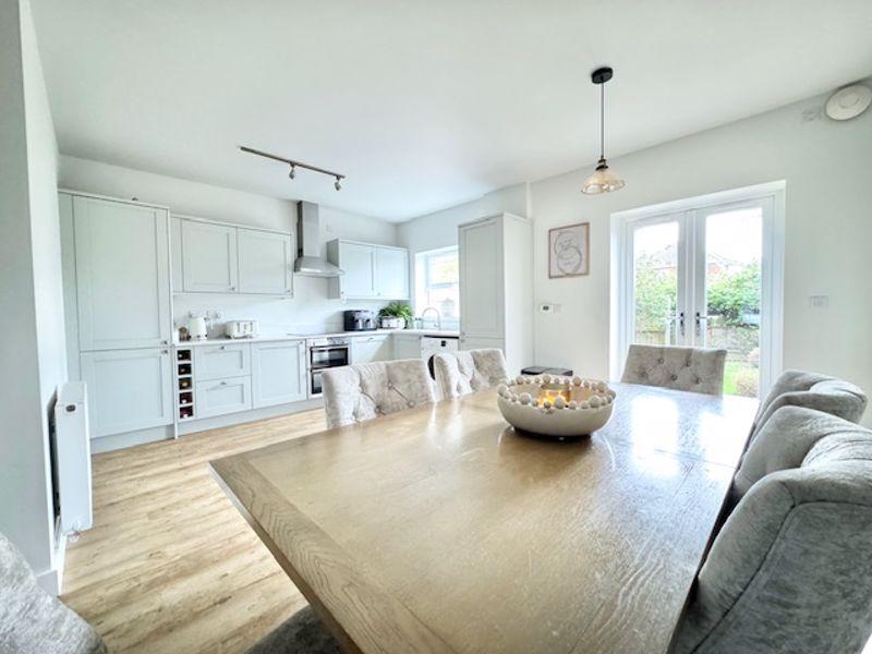 Kitchen diner