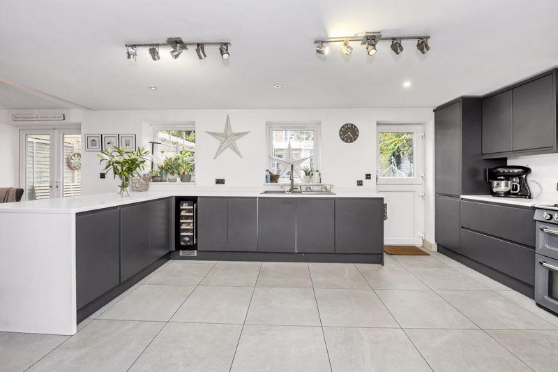 Kitchen/Breakfast