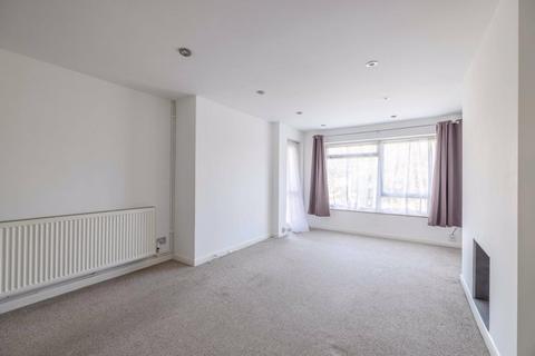 undefined, Newton Close, Langley