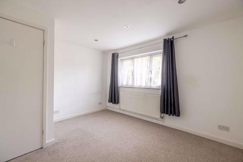 undefined, Newton Close, Langley