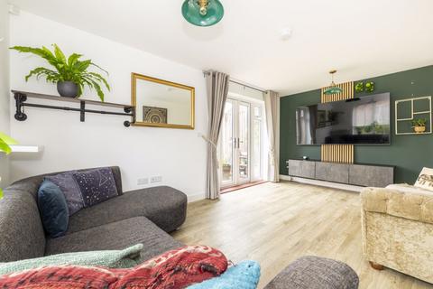 3 bedroom semi-detached house for sale, Wheatsheaf Avenue, Uckfield