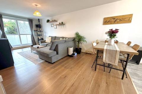 2 bedroom apartment for sale, Holly Acre, Dunstable