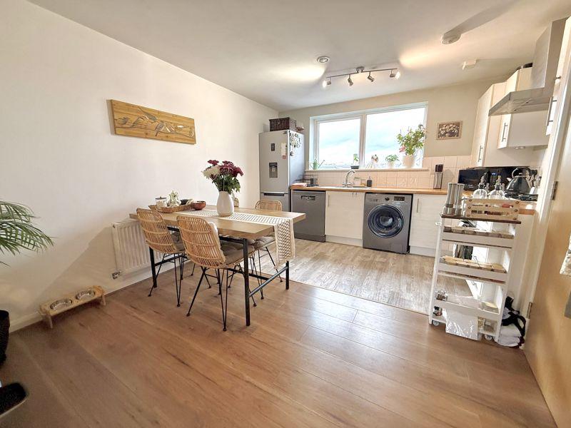 Kitchen/Dining
