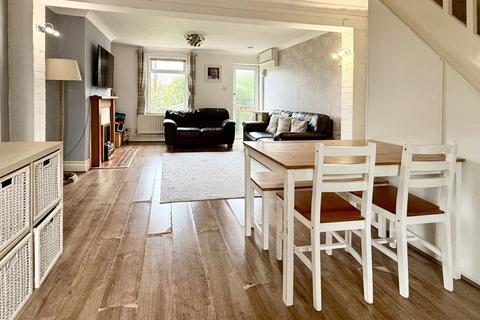 undefined, Hamstreet