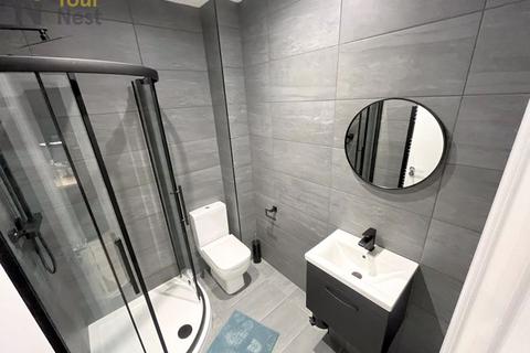 Studio to rent, Apartment 4, Centaur House, Great George Street Leeds, LS1 3LA