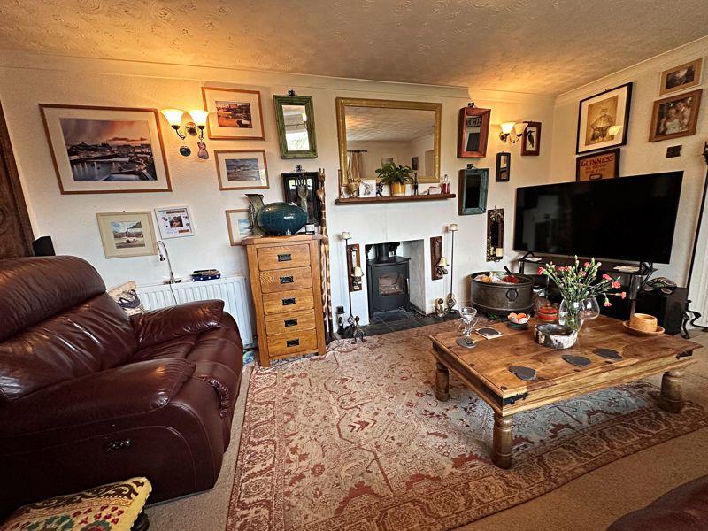 Lounge 3