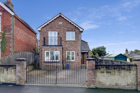 undefined, Solent View Road, Gurnard PO31