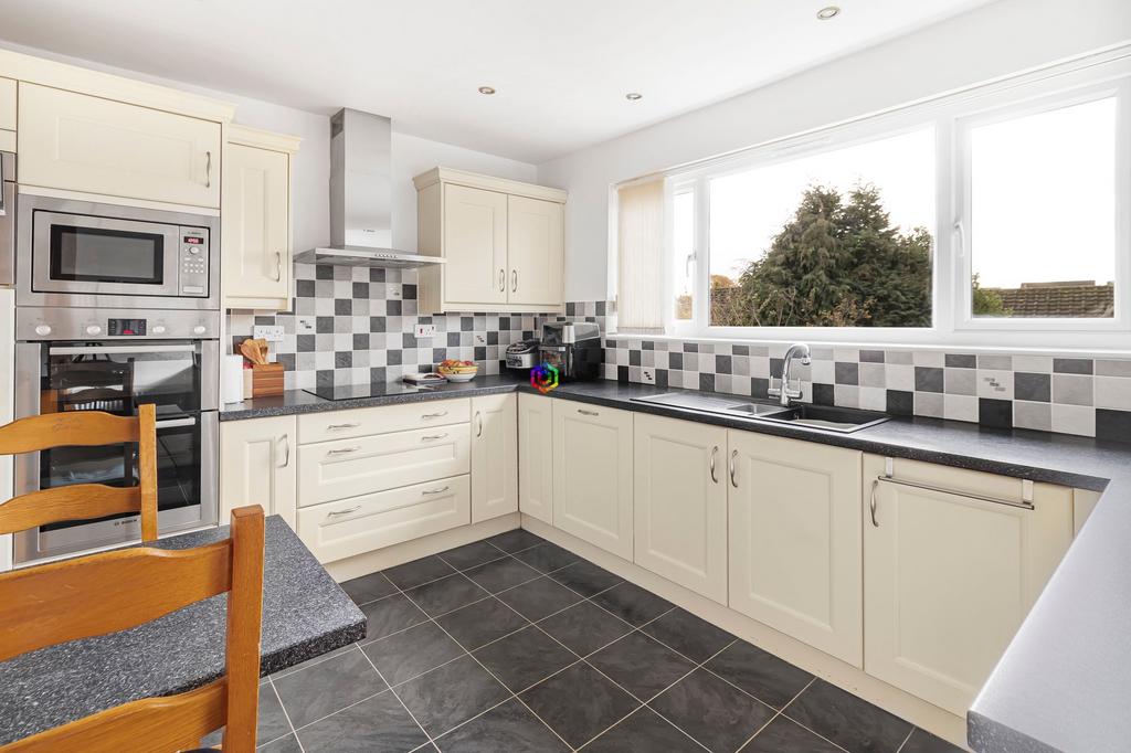 Kitchen / Breakfast Room