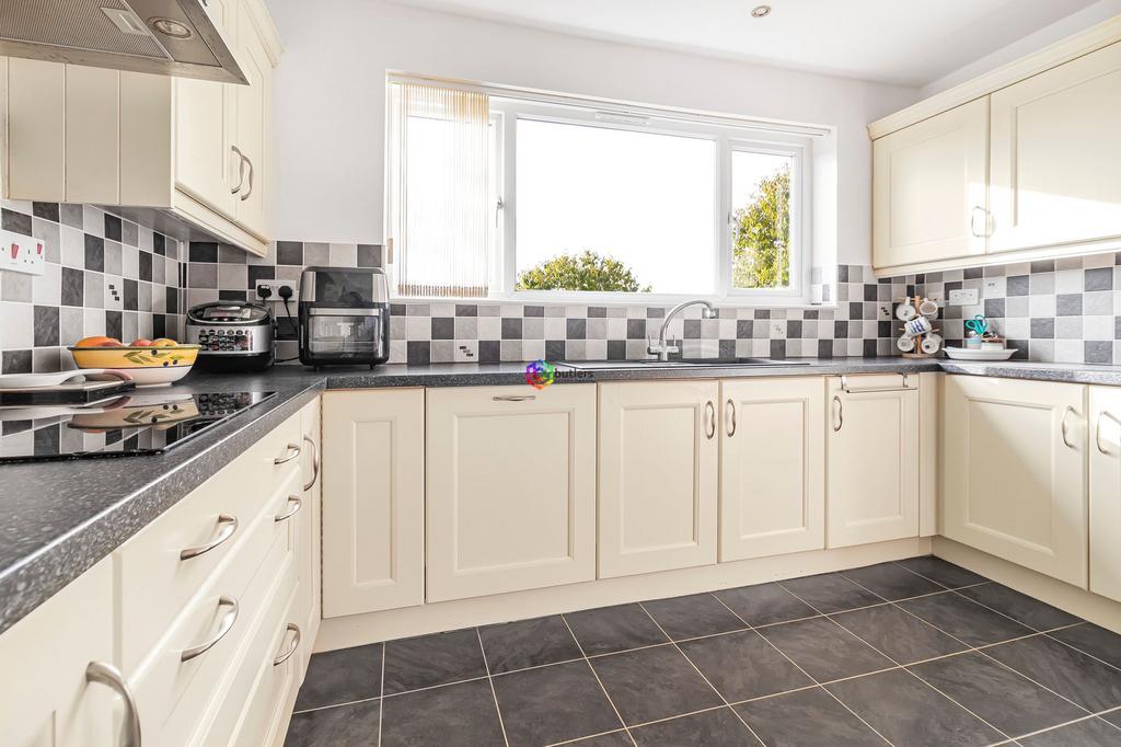 Kitchen / Breakfast Room