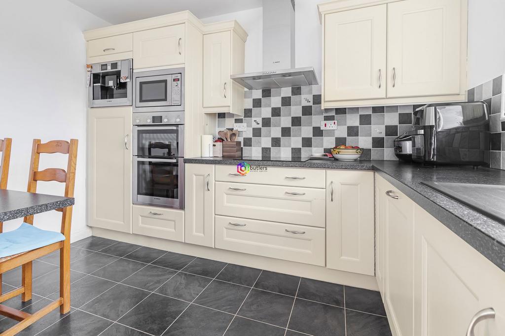 Kitchen / Breakfast Room