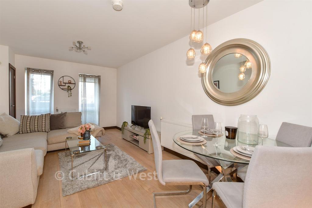 Lounge/Kitchen