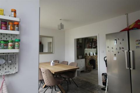 3 bedroom end of terrace house for sale, Cross Street, Herne Bay