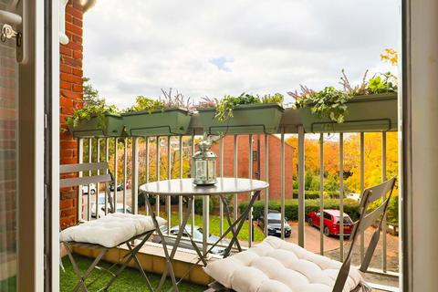 undefined, Theresas Walk, South Croydon, CR2 0AU