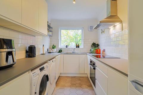 undefined, Theresas Walk, South Croydon, CR2 0AU