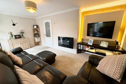 undefined, Alfriston Close, Stopsley, Luton, Bedfordshire, LU2 8QZ