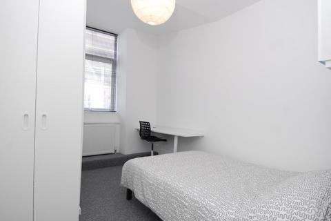 3 bedroom flat to rent, Ebrington Street, Flat 2, Plymouth PL4