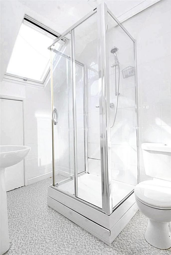 Shower bathroom.jpeg