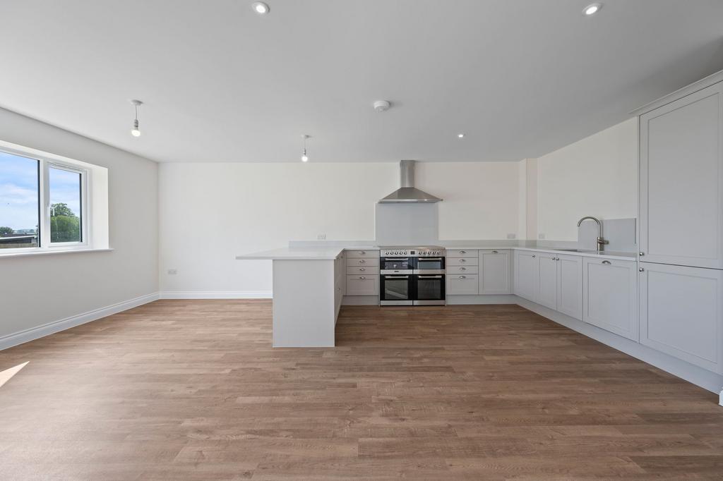 Kitchen / Dining 2