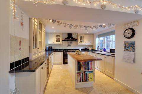4 bedroom end of terrace house for sale, Castle Street, Great Torrington, Devon, EX38