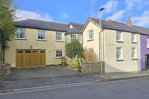 4 bedroom end of terrace house for sale, Castle Street, Great Torrington, Devon, EX38