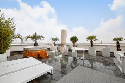 undefined, St. Luke's Avenue, London SW4