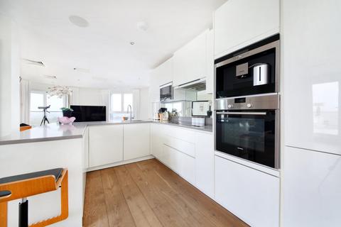 2 bedroom flat to rent, St. Luke's Avenue, London SW4