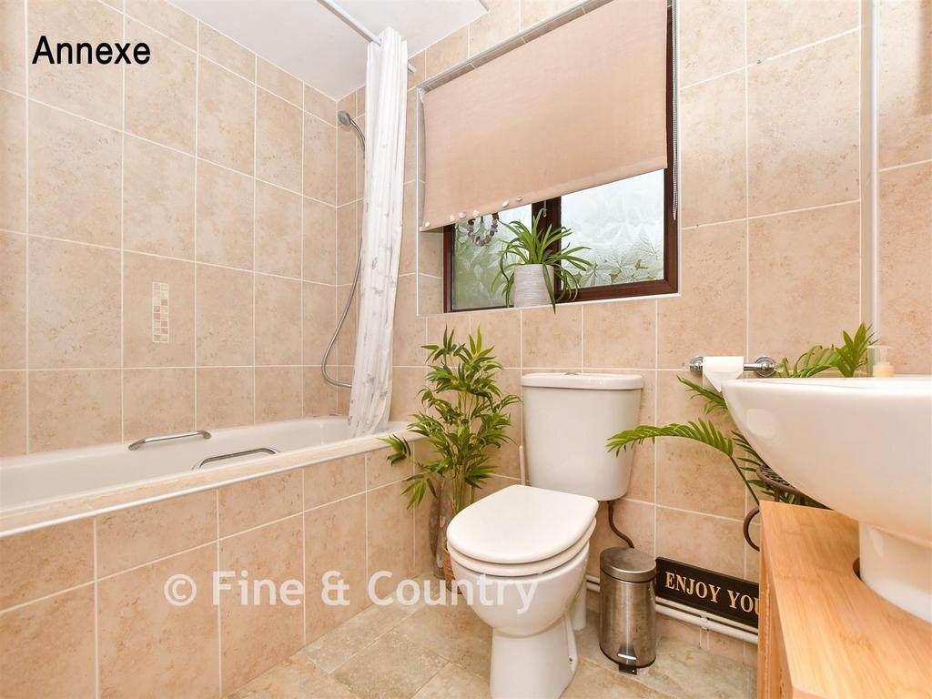 Annexe Bathroom