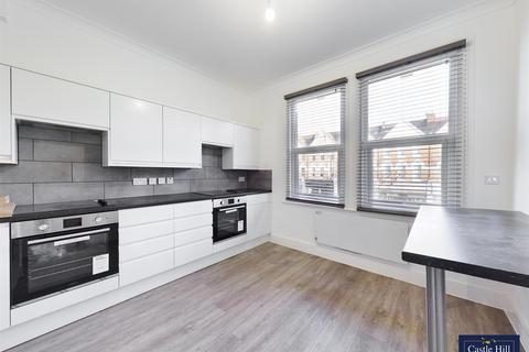 Flat to rent, West Ealing W13