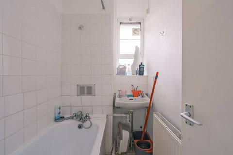 2 bedroom flat for sale, Betts Street, Shadwell, London, E1