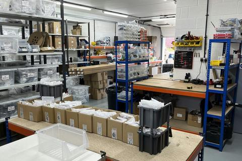 Industrial unit to rent, Lower Cape Warwick CV34 5DA