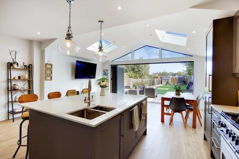 4 bedroom house to rent, Aylward Road, Merton Park SW20