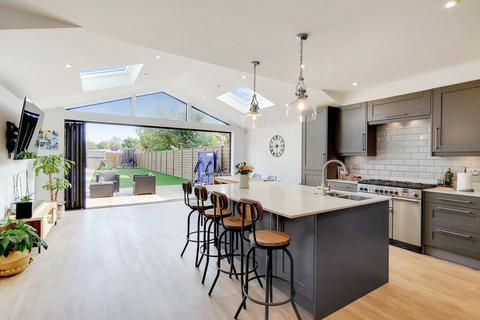4 bedroom house to rent, Aylward Road, Merton Park SW20