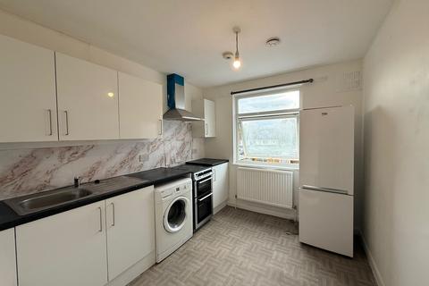 1 bedroom flat to rent, Hainault Road, Romford RM5