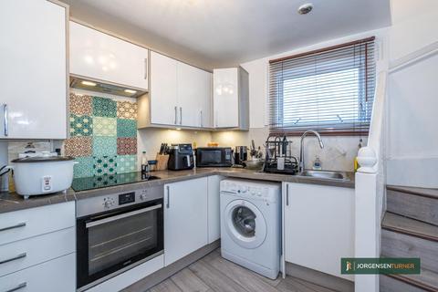 2 bedroom flat for sale, Uxbridge Road, Shepherds Bush, London