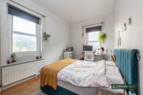 2 bedroom flat for sale, Uxbridge Road, Shepherds Bush, London
